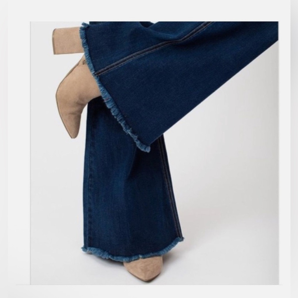 NWT KanCan High Rise Button Fly Flare. Distressed Detailing. - Picture 4 of 12